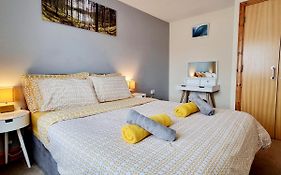 Caledonian 2 Bedroom Free Parking